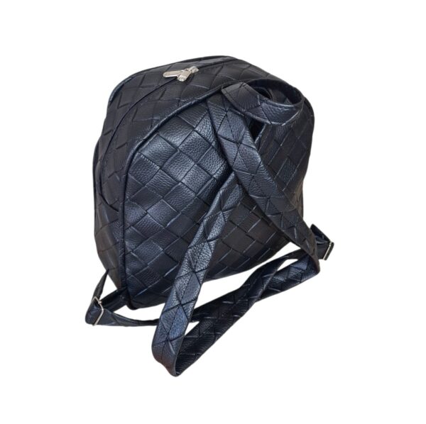 Mochila Negra Ecocuero Rombo Premium Urbana Liviana - Imagen 3